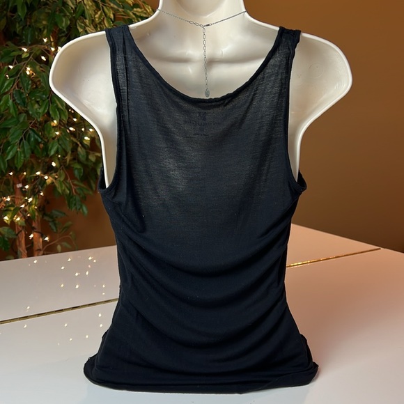 🥂🍾NEW YORK & COMPANY BLACK SEQUIN TOP SIZE SMALL🥂🍾 - Picture 9 of 13